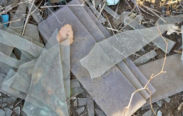 ガラス<br>陶磁器くず